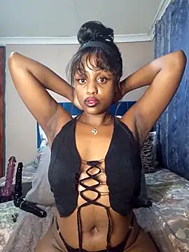 Snapshot of Queen-Chocolate chatting on 03-07-25, 01:31 Queen-Chocolate online show from 03-07-25, 01:31