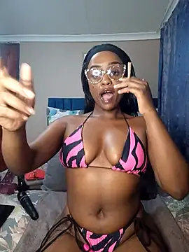 Snapshot of Queen-Chocolate chatting on 03-16-25, 07:49 Queen-Chocolate online show from 03-16-25, 07:49