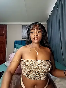 Snapshot of Queen-Chocolate chatting on 09-20-25, 04:24 Queen-Chocolate online show from 09-20-25, 04:24