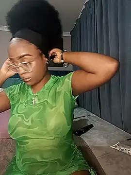 Snapshot of Queen-Chocolate chatting on 09-25-25, 02:59 Queen-Chocolate online show from 09-25-25, 02:59