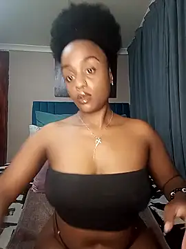 Snapshot of Queen-Chocolate chatting on 09-28-25, 09:31 Queen-Chocolate online show from 09-28-25, 09:31