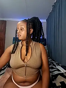 Snapshot of Queen-Chocolate chatting on 12-16-25, 02:27 Queen-Chocolate online show from 12-16-25, 02:27