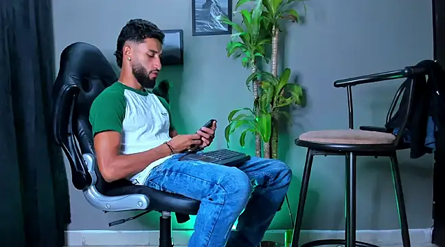 Damian 022 online show from 12-27-24, 04:26