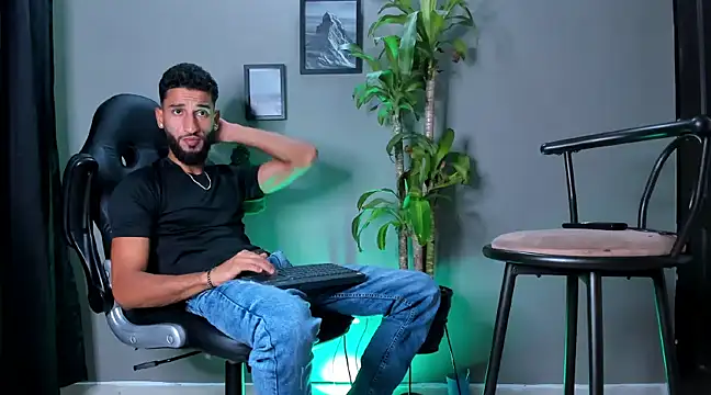 Damian 022 online show from 12-29-24, 01:24