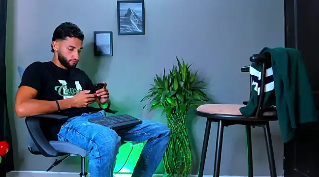 Damian 022 online show from 03-11-25, 04:51