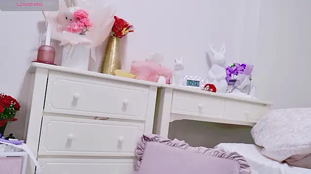 maii- online show from 04-07-26, 01:44