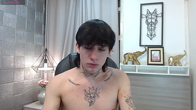 ianCute  online show from 12-19-25, 10:06