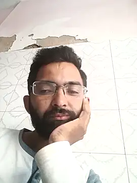 Snapshot of sagarghai07 chatting on 09-27-25, 11:48 sagarghai07 online show from 09-27-25, 11:48