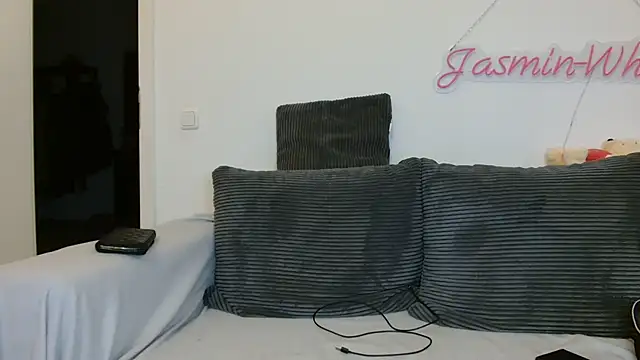 Jasmin-White online show from 07-01-26, 05:12