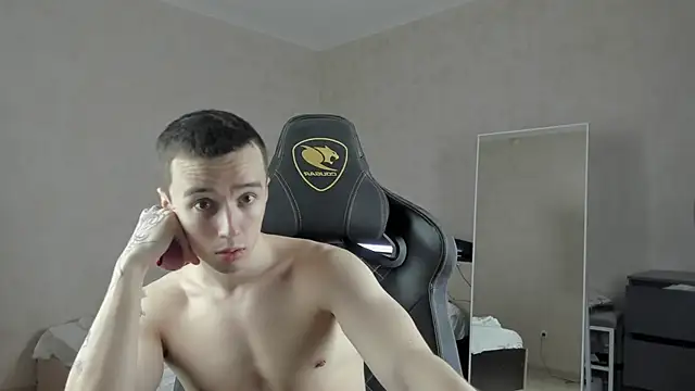 Snapshot of MasonWarholl chatting on 01-12-25, 03:03 MasonWarholl online show from 01-12-25, 03:03