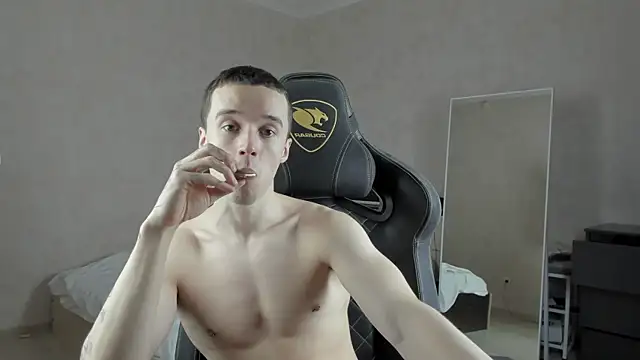 Snapshot of MasonWarholl chatting on 01-14-25, 02:53 MasonWarholl online show from 01-14-25, 02:53