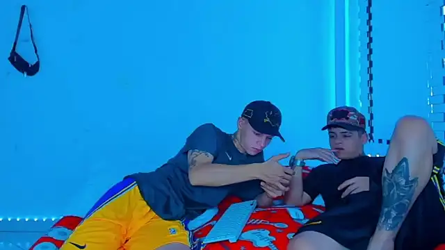 HOT boy2025 online show from 12-19-24, 09:28