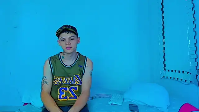 HOT boy2025 online show from 01-31-25, 08:43