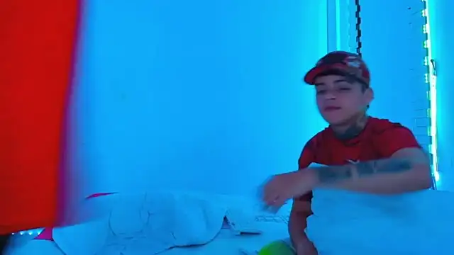 HOT boy2025 online show from 02-03-25, 12:47