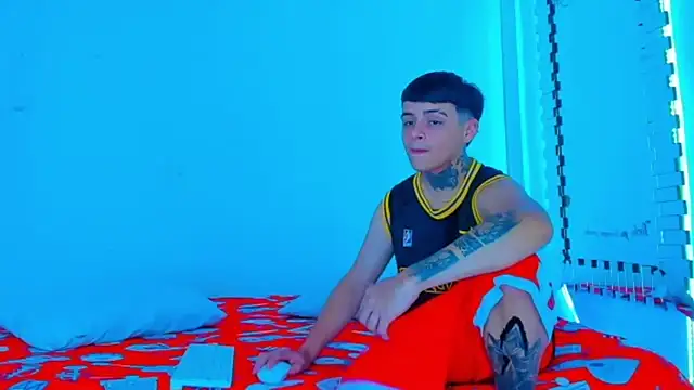 HOT boy2025 online show from 03-04-25, 07:22