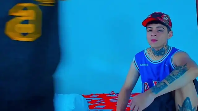 HOT boy2025 online show from 03-22-25, 07:09