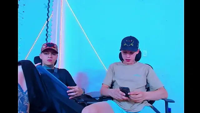 HOT boy2025 online show from 09-11-25, 04:01