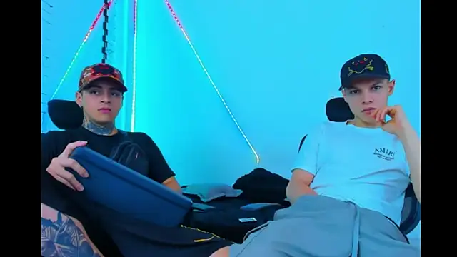 HOT boy2025 online show from 09-17-25, 03:08