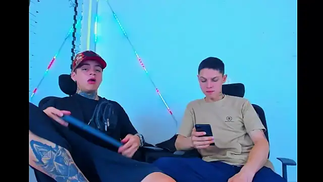 HOT boy2025 online show from 09-25-25, 03:32