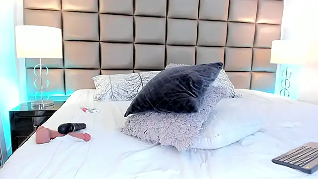 AnnyHizzle online show from 02-22-25, 12:27