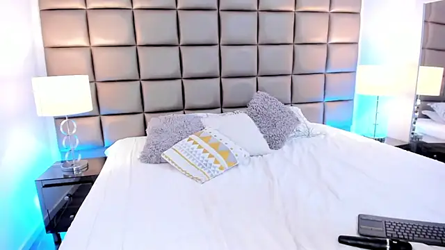 AnnyHizzle online show from 03-01-25, 03:43