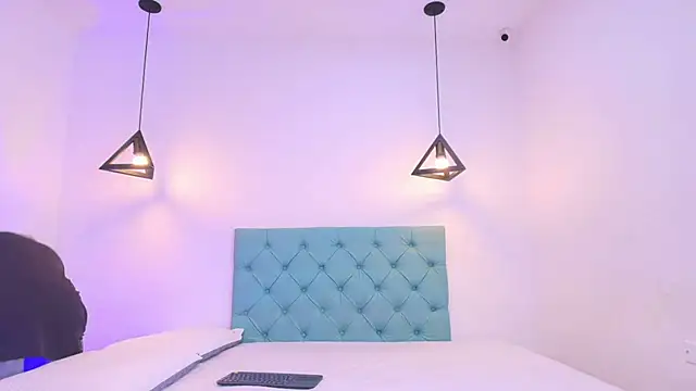 Tinny and Candy online show from 03-06-25, 01:03