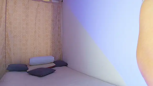 Tinny and Candy online show from 02-15-26, 06:04