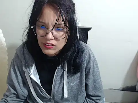 Snapshot of home_vlak chatting on 10-06-25, 04:48 home vlak online show from 10-06-25, 04:48