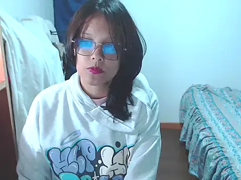 home vlak online show from 04-17-26, 01:52