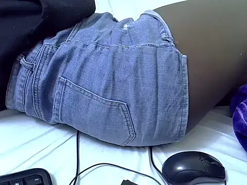 Snapshot of naughtycate_ chatting on 11-02-25, 12:29 naughtycate online show from 11-02-25, 12:29