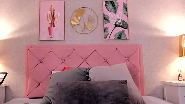 Ginger Violetta  online show from 01-18-25, 07:37