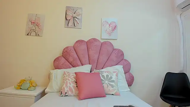 MilaaAdams online show from 06-05-26, 10:54