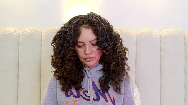 Juliabadlee online show from 04-17-26, 12:02