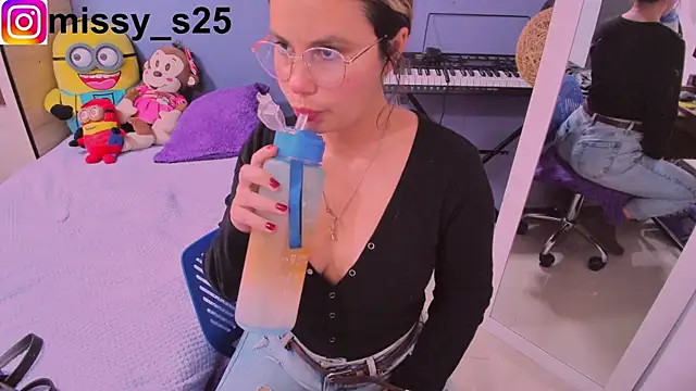 gigi stephans online show from 10-25-25, 08:14