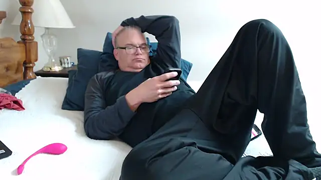 Snapshot of JaySloan chatting on 01-06-25, 01:52 JaySloan online show from 01-06-25, 01:52