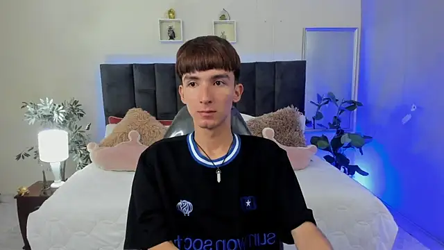 Snapshot of Jake_evans chatting on 05-13-26, 01:41 Jake evans online show from 05-13-26, 01:41