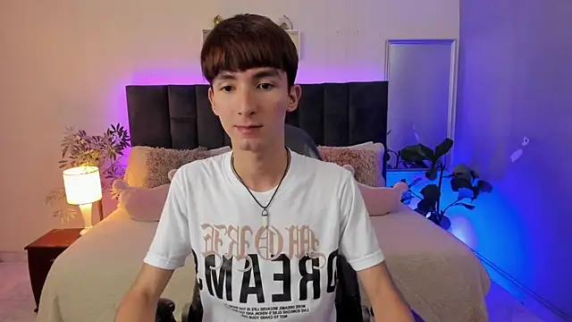 Snapshot of Jake_evans chatting on 06-09-26, 01:45 Jake evans online show from 06-09-26, 01:45