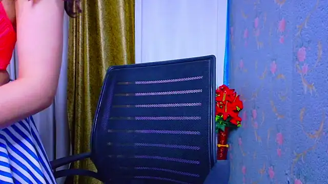 Snapshot of Aashika-Kaur chatting on 02-06-25, 03:48 Aashika-Kaur online show from 02-06-25, 03:48