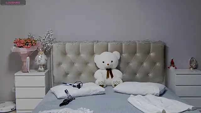 Snapshot of Baginyaaa chatting on 10-30-25, 09:04 Baginyaaa online show from 10-30-25, 09:04