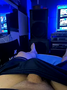 Snapshot of MatthewEmme chatting on 12-17-25, 11:11 MatthewEmme online show from 12-17-25, 11:11