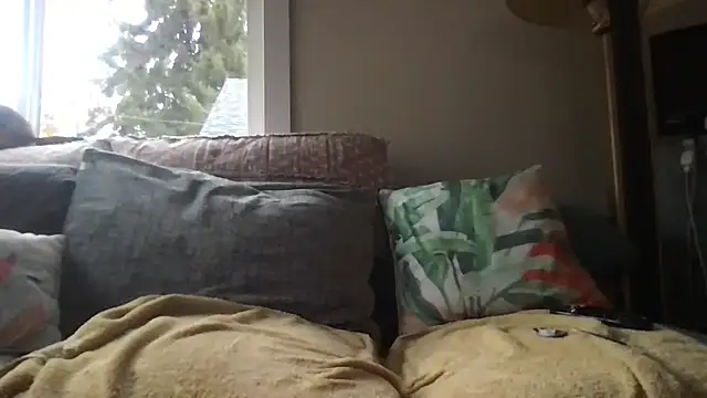 Snapshot of cliveokanagan24 chatting on 10-31-25, 05:47 cliveokanagan24 online show from 10-31-25, 05:47