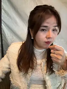 Efangfang online show from 12-18-24, 12:29