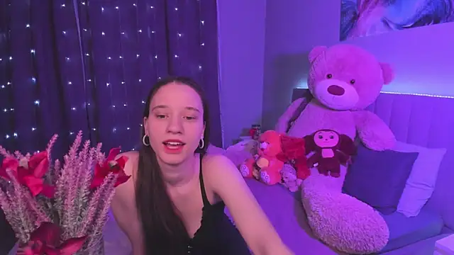 Snapshot of StaceySunny chatting on 02-14-25, 08:05 StaceySunny online show from 02-14-25, 08:05