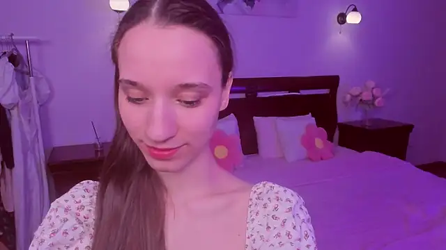 Snapshot of StaceySunny chatting on 02-20-26, 05:35 StaceySunny online show from 02-20-26, 05:35