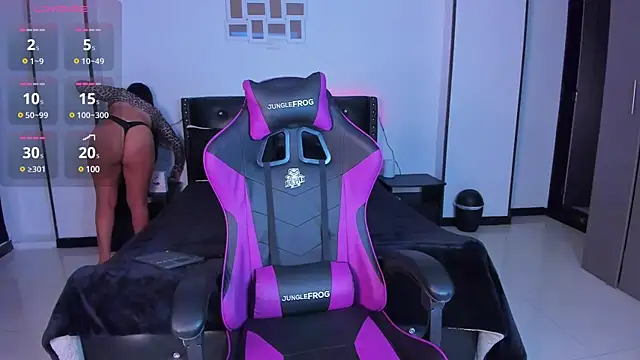 Snapshot of Meghan_As chatting on 02-11-25, 10:37 Meghan As online show from 02-11-25, 10:37