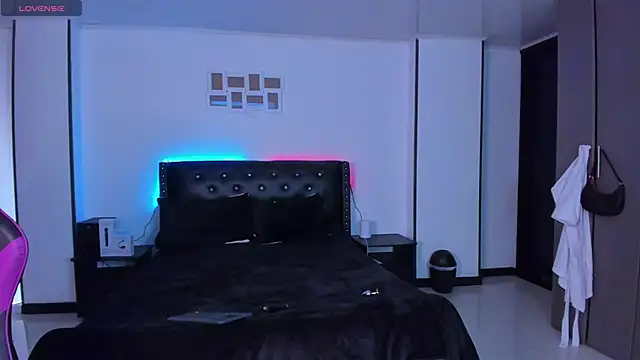 Snapshot of Meghan_As chatting on 02-15-25, 03:50 Meghan As online show from 02-15-25, 03:50