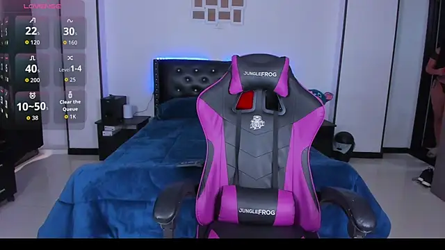 Snapshot of Meghan_As chatting on 09-17-25, 03:14 Meghan As online show from 09-17-25, 03:14