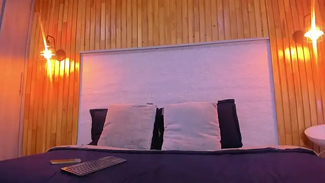 amelialeen7 online show from 12-22-24, 01:22