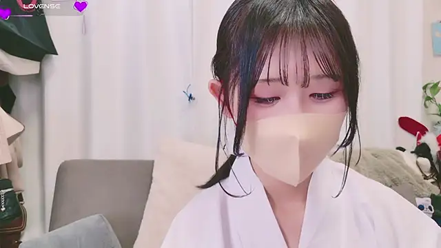 Conatsu online show from 12-31-24, 01:08