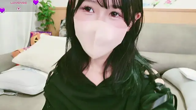 Conatsu online show from 10-25-25, 06:10